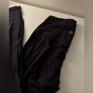 Black lulu aligns size 4- 7/8 th style high waisted